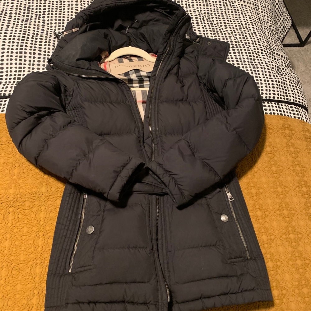 Burberry puffer with belt size S